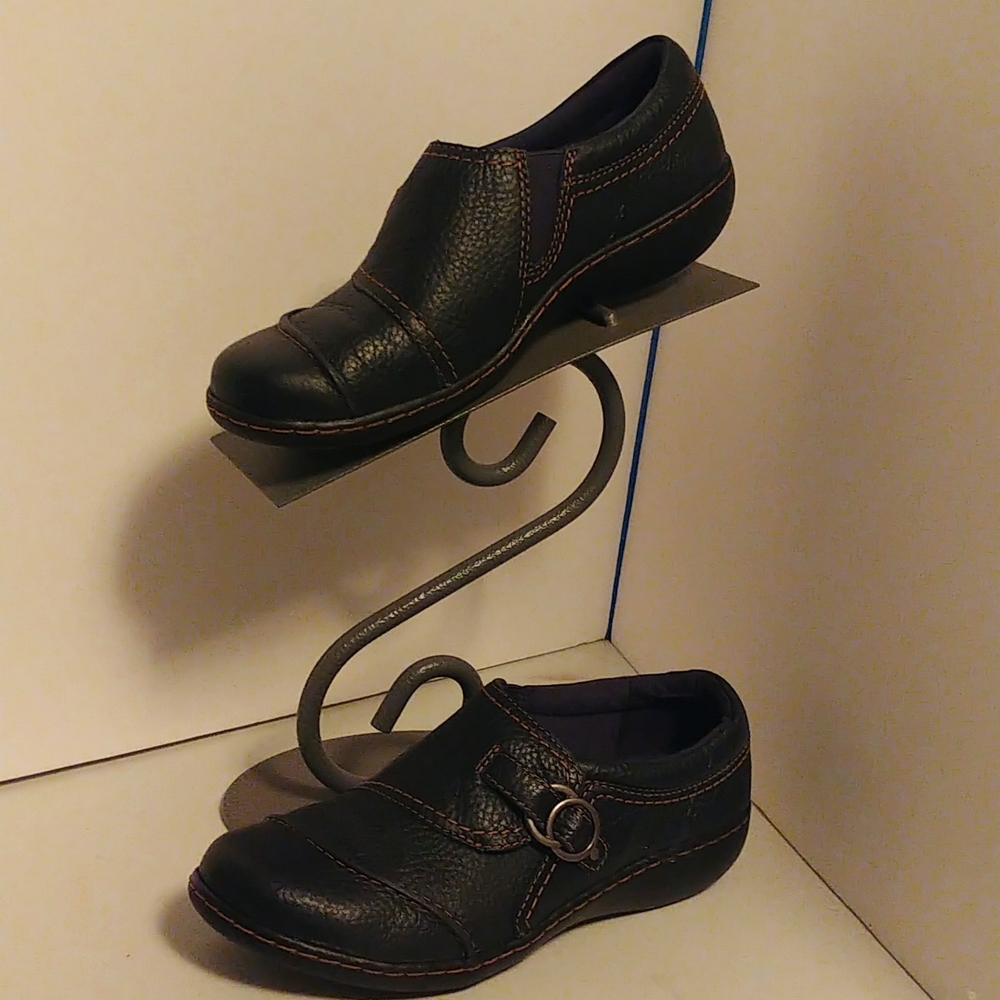 Women's Clarks Collection shoes black buckles elastic used size 8 M